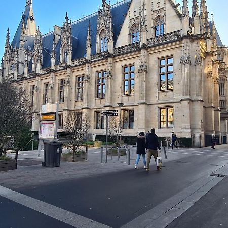 Rouen Hyper Centre Ville Palais De Justice Esterno foto